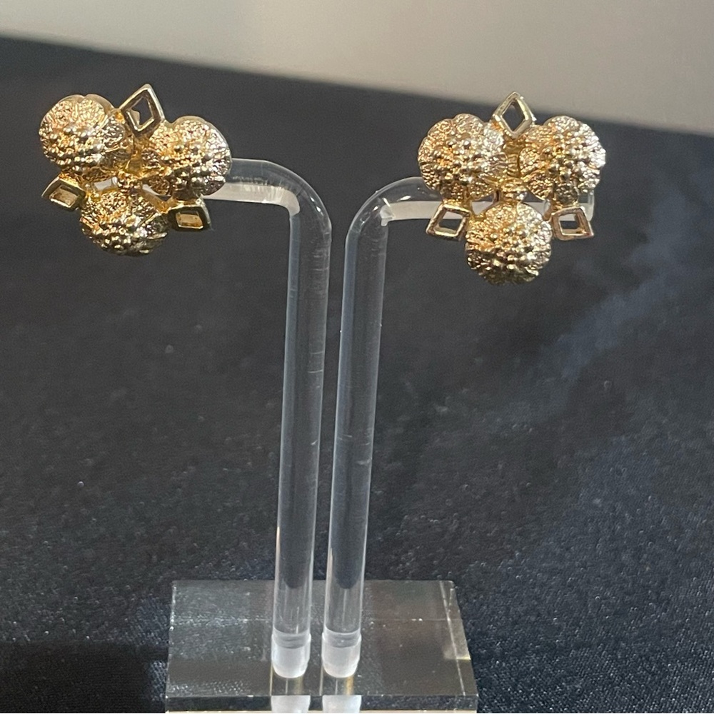 Vintage Signed Sarah Coventry Gold Tone Cluster Clip-on Earrings